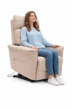 Elektrikli, sallanır ve döner mekanizmalı, tek motorlu Zaranni Yale TV baba koltuğu.