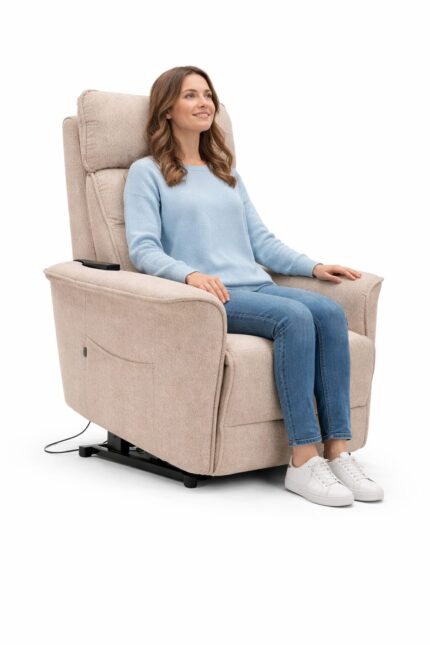 Elektrikli, sallanır ve döner mekanizmalı, tek motorlu Zaranni Yale TV baba koltuğu.